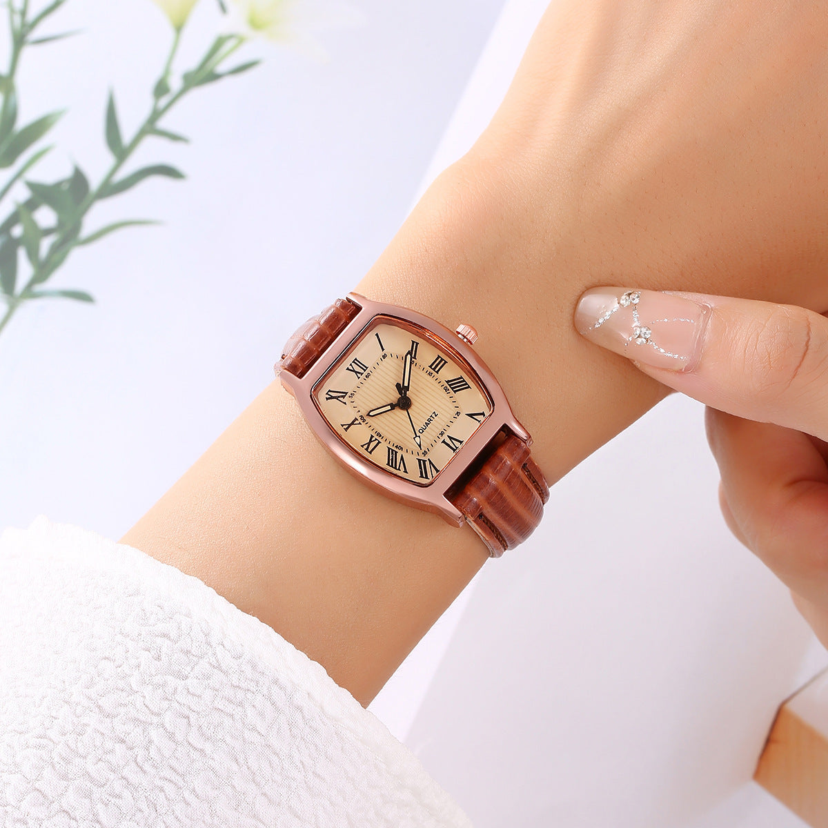 Fashion Classic Quartz Watch Women's Watch